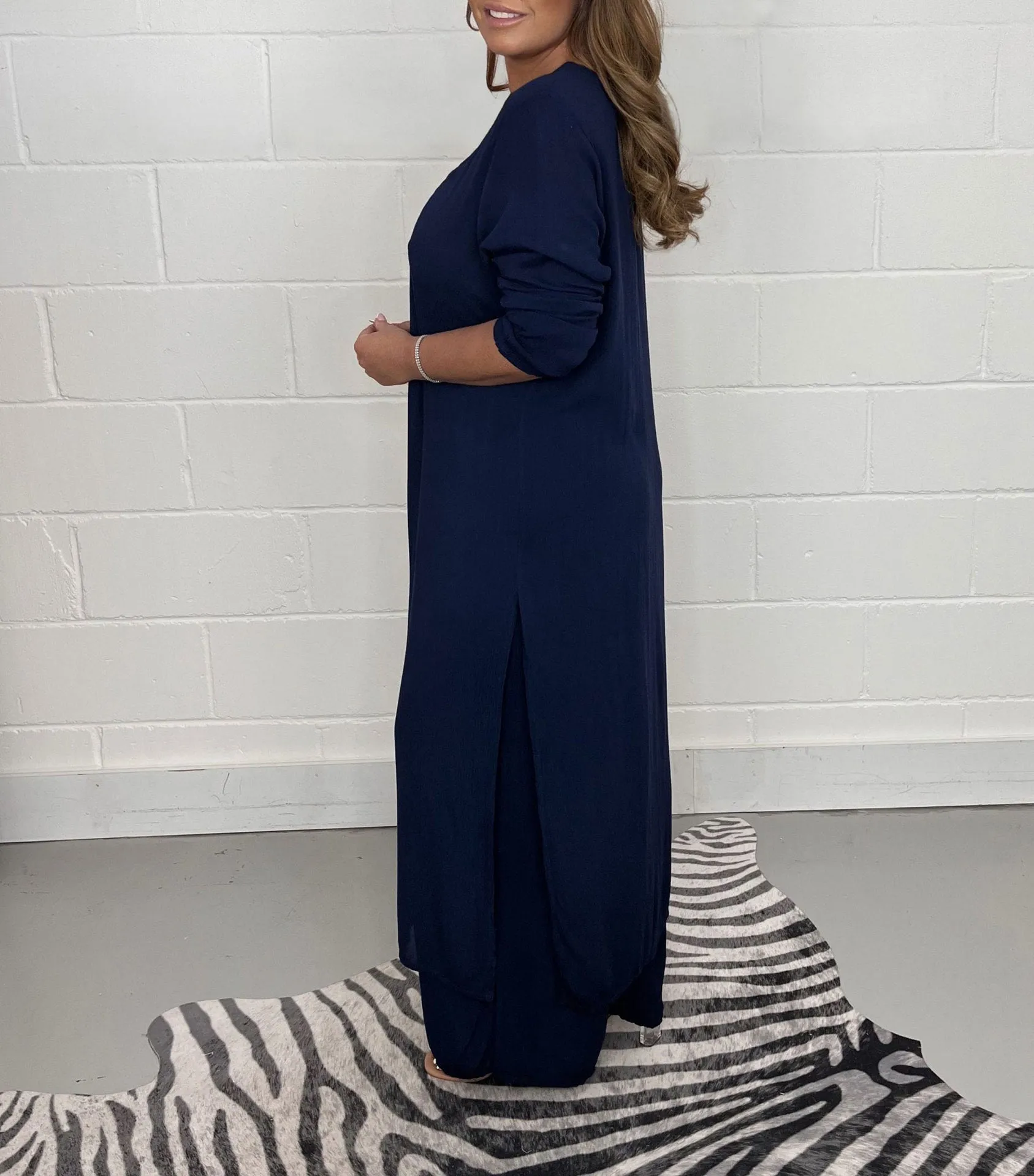 Alejandra - Relaxed V-Neck Two-Piece Outfit